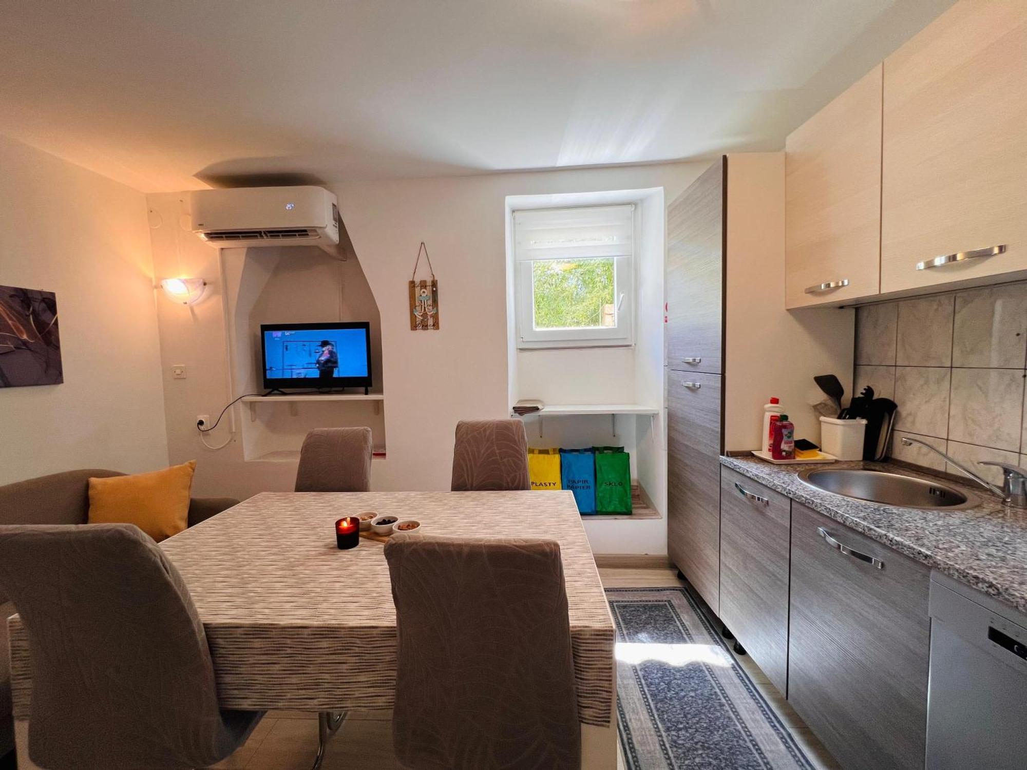 Apartman Gabriela Малий Лошинь Екстер'єр фото