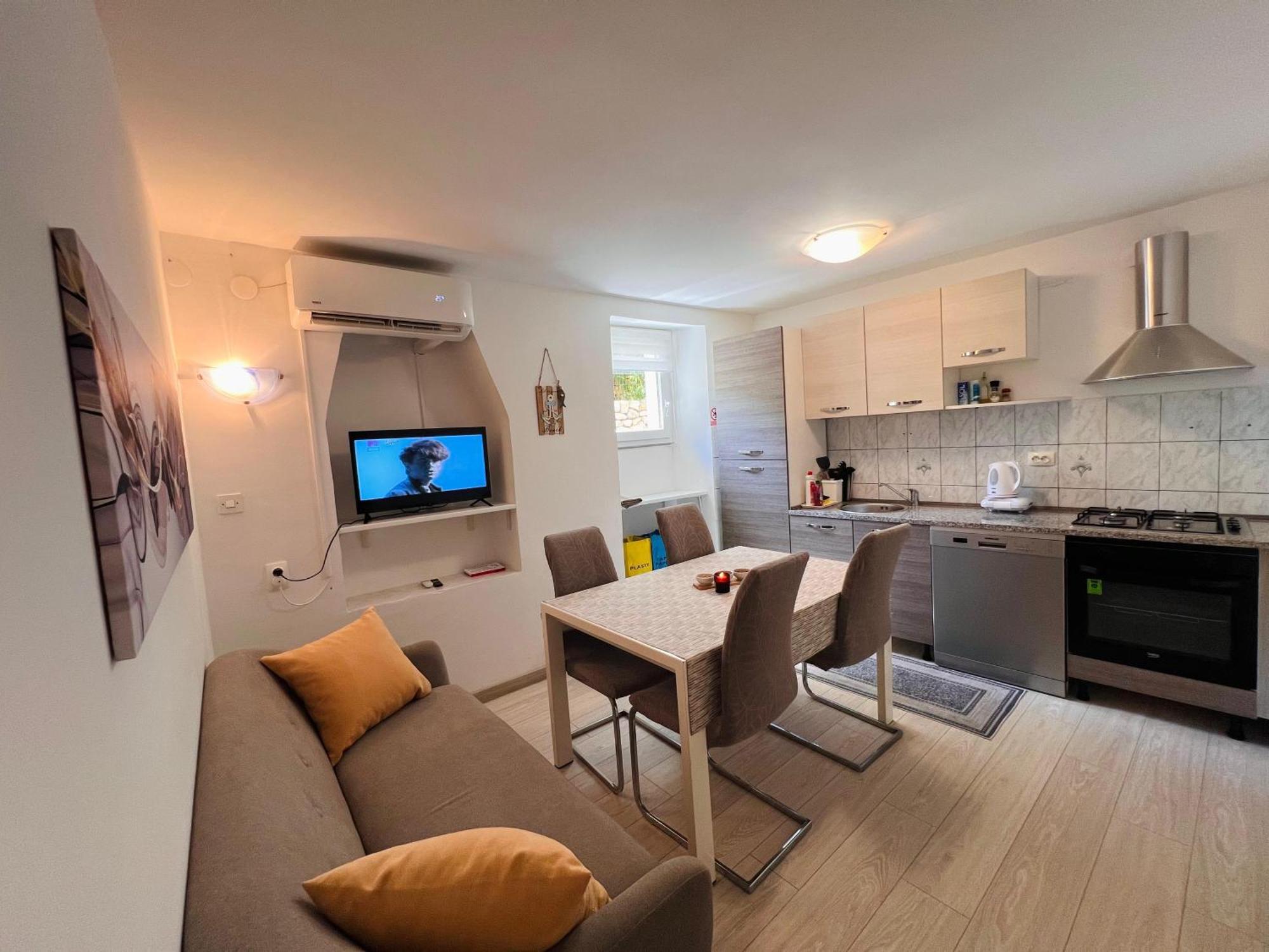 Apartman Gabriela Малий Лошинь Екстер'єр фото
